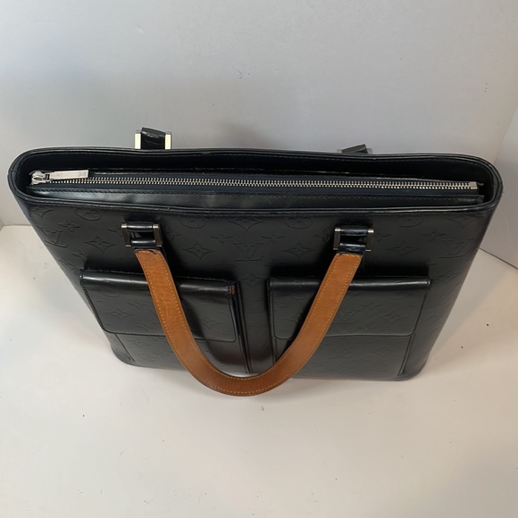 Louis Vuitton Matt Black Leather Stockton Bag LV Signature Embossed,2Flap pocket - Picture 4 of 14